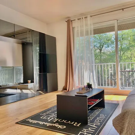 Apartamento 12 Min Paris - Parking Privé Gratuit - Wifi - Netflix - Balcon *